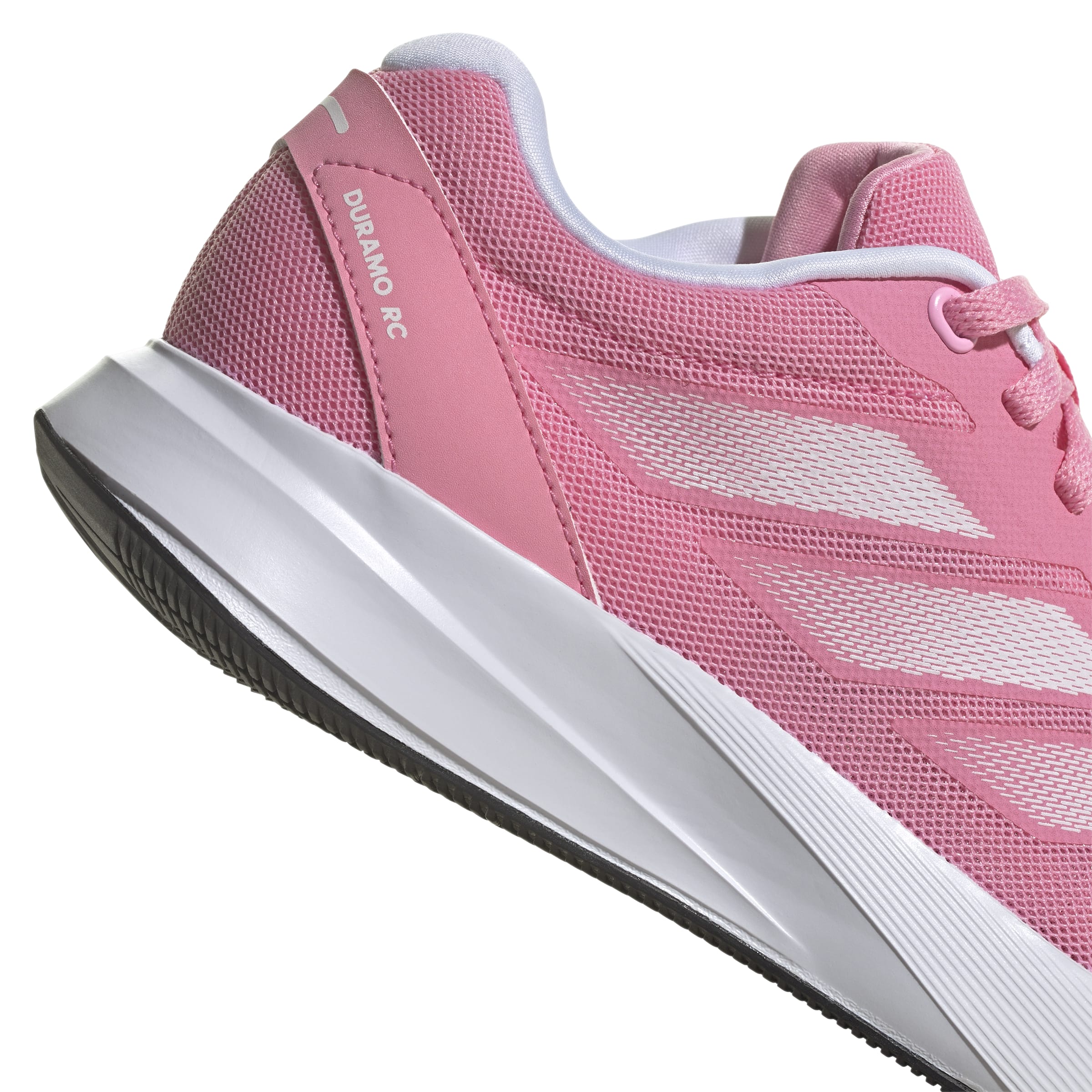 ID2708_9_FOOTWEAR_Photography_Detail View 2_white